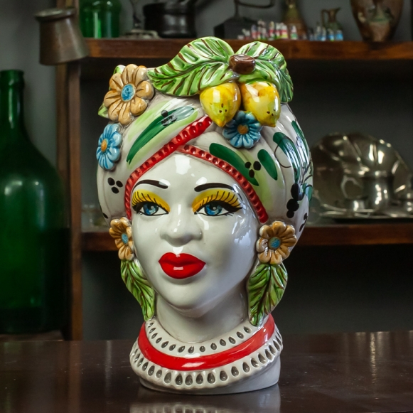 Testa di moro donna in ceranica di Caltagirone